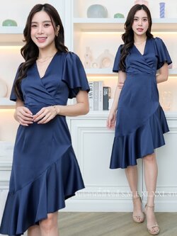 ชุดเดรสออกงาน ชุดไปงานแต่งสีน้ำเงินกรมท่า คอวีแขนระบาย ชายกระโปรงระบายสวยเก๋ แนวเรียบร้อยสวยหรูดูแพง เหมาะสำหรับใส่เป็นชุดราตรี ชุดออกงาน ชุดไปงานแต่งงาน