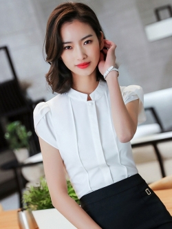 เสื้อเชิ้ตผู้หญิงสีขาว แขนสั้น คอจีน กระดุมหน้า