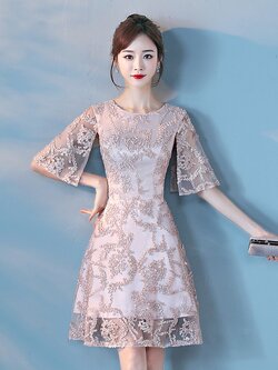 ชุดราตรีสั้นสีครีมเบจ ผ้าปักลายนูน แขนระบาย สไตล์เรียบหรูดูแพง สวยดูดี แบบสวยทันสมัย ใส่ออกงาน งานราตรี ไปงานแต่ง