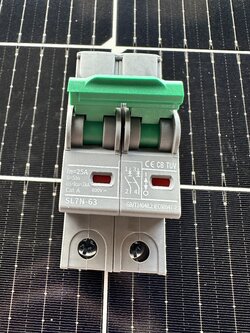 เบรกเกอร์ DC แบรนด์ SUNTREE SL7N-63 ขนาด 32A/2P 800VDC