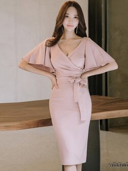 ชุดเดรสออกงานสีชมพู ทรงเข้ารูป แขนระบาย เรียบหรู สวย ดูดี ใส่เป็น ชุดราตรี ชุดออกงาน ชุดไปงานแต่งงาน กลางวัน กลางคืน