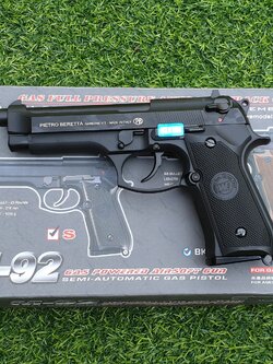 ปืนอัดแก๊ส WE รุ่น Beretta M92 สีดำ (GAS System)