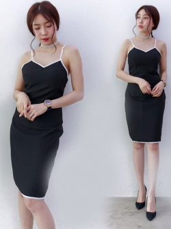 ชุดเดรสสั้นสีดำ เดรสสายเดี่ยว แต่งขอบลูกไม้อย่างดี แฟชั่นปาร์ตี้เก๋ สวย แซ่บ