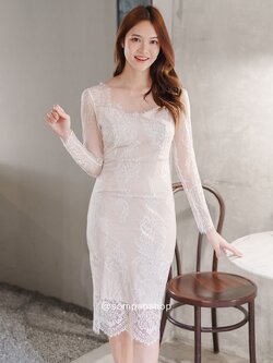 ชุดเดรสลูกไม้สีขาว ทรงเข้ารูป แขนยาว แนวเรียบหรู สวยดูด๊ เหมาะสำหรับใส่เป็นชุดราตรี ชุดออกงาน ชุดไปงานแต่งงานกลางวัน-กลางคืน