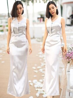 ชุดออกงานราตรียาวสีเทา คอเหลี่ยมแฉก สายเดี่ยว แขนกุด กระโปรงยาวทรงหางปลา