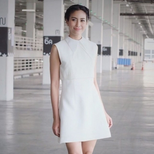 จุ๋ย วรัทยา นิลคูหา กับชุดเดรสสั้นสีขาว สวยหวาน น่ารัก