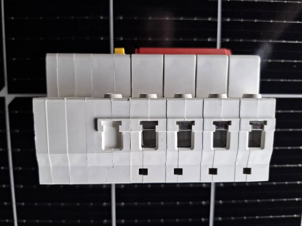 เบรกเกอร์กันดูด RCBO AOYWELL / AW47LE-63 AC 25A 4P 300mA เบรกเกอร์กันดูด RCBO AOYWELL / AW47LE-63 AC 25A 4P 300mA