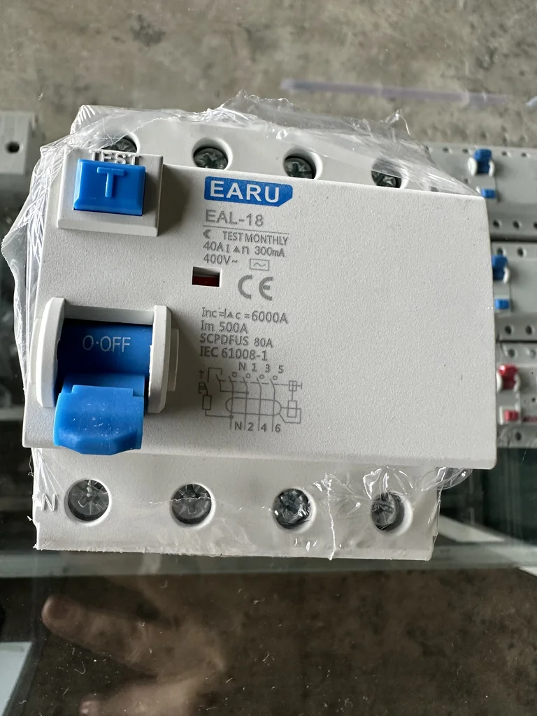 เบรกเกอร์กันดูด RCCB / EAL-18 AC 40A 4P 300mA